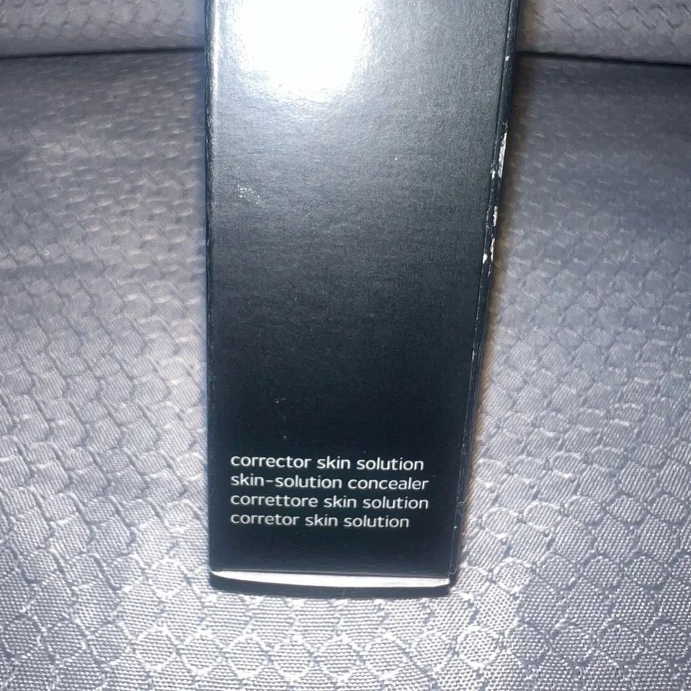 Younique Touch Skin Solution Concealer - Marquisette NIB